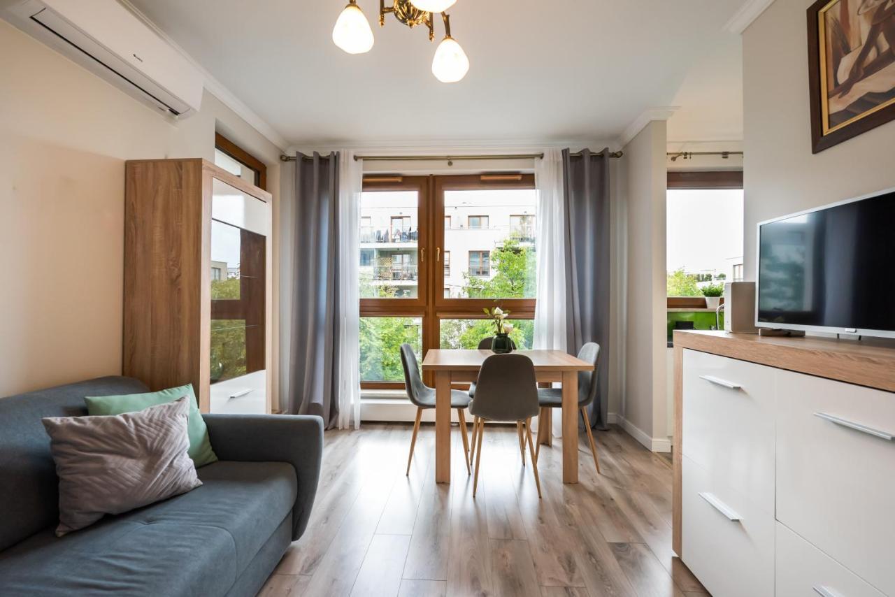 Prestige Verdant Apartment Varsavia Esterno foto