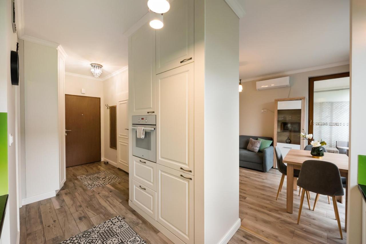 Prestige Verdant Apartment Varsavia Esterno foto