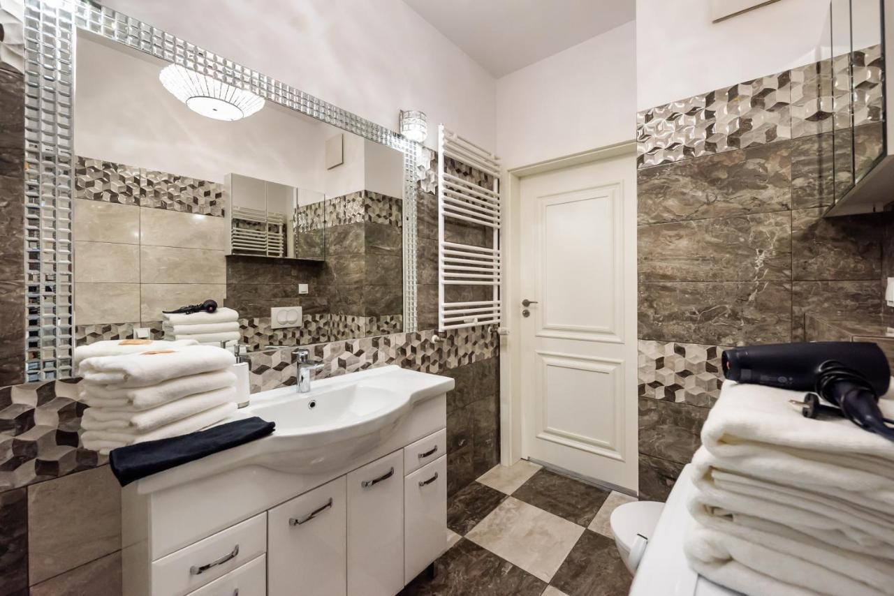 Prestige Verdant Apartment Varsavia Esterno foto